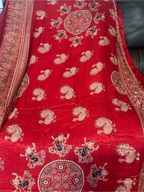 Red Printed Women’s Scarf / sari 
Indian Pakistani